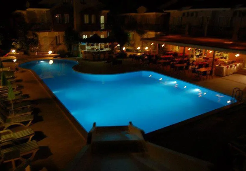 Clup Cinar Hotel 달리안 2*,